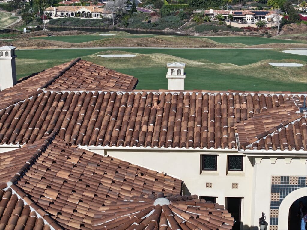Free Roof Estimate in Rancho Santa Fe | Expert Repairs The gutter is the source of the problem. See where the drain is located.